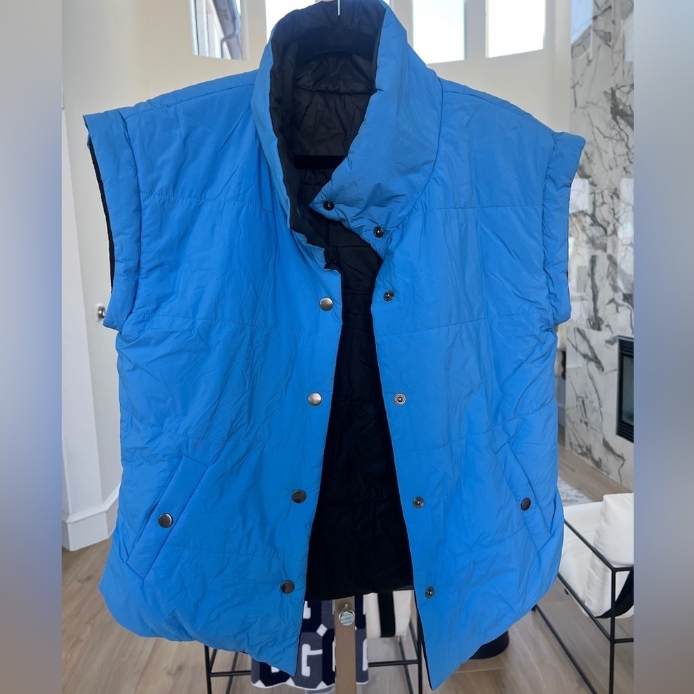 209 WST 38 Reversible Puffer Vest